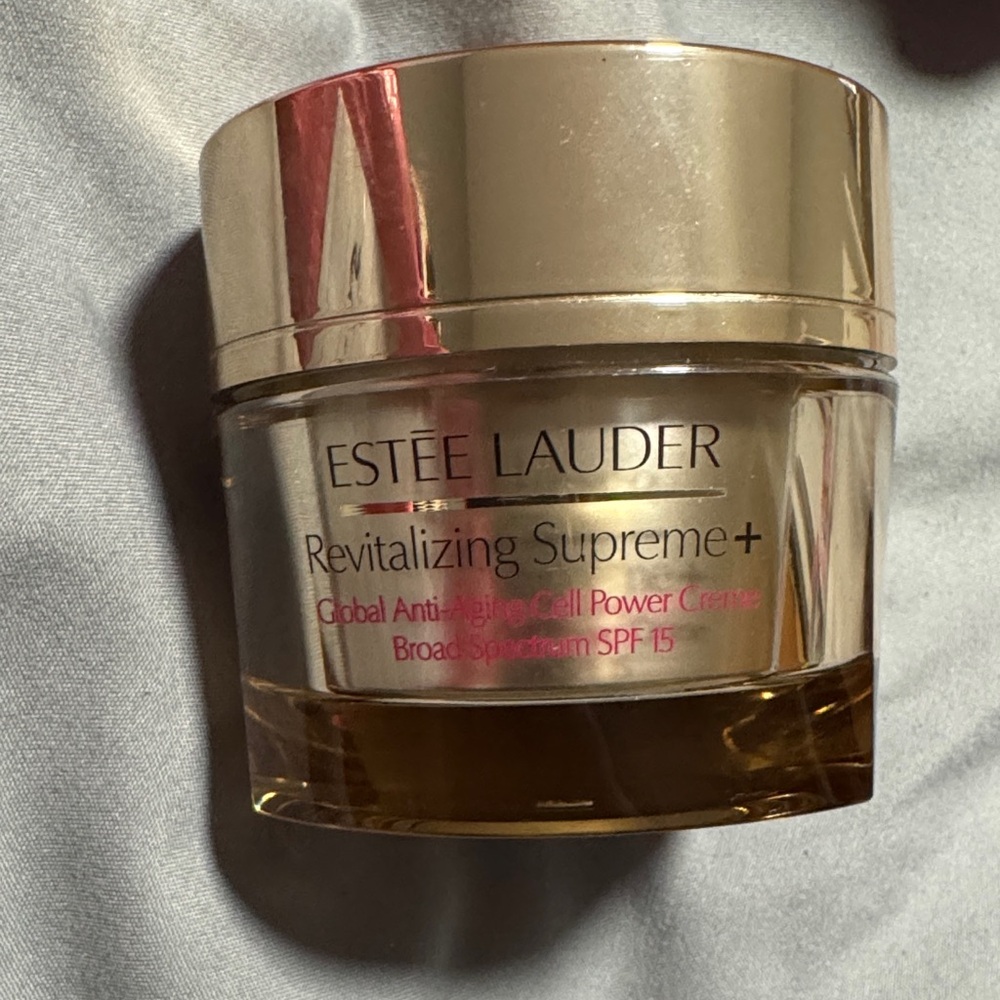 Estee Lauder Revitalizing Supreme+ Moisturizer - Gold and Red